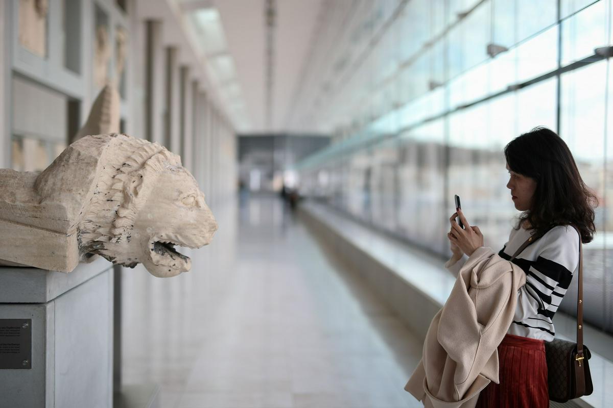 Glavni protiargument repatriaciji pravzaprav izvira iz eksistencialnega strahu. Veliki muzeji na Zahodu se namreč bojijo, da če bi vrnili Elginovo zbirko, bi morali vračati še druge sporne zbirke in muzeji bi ostali 'prazni'. Foto: Reuters