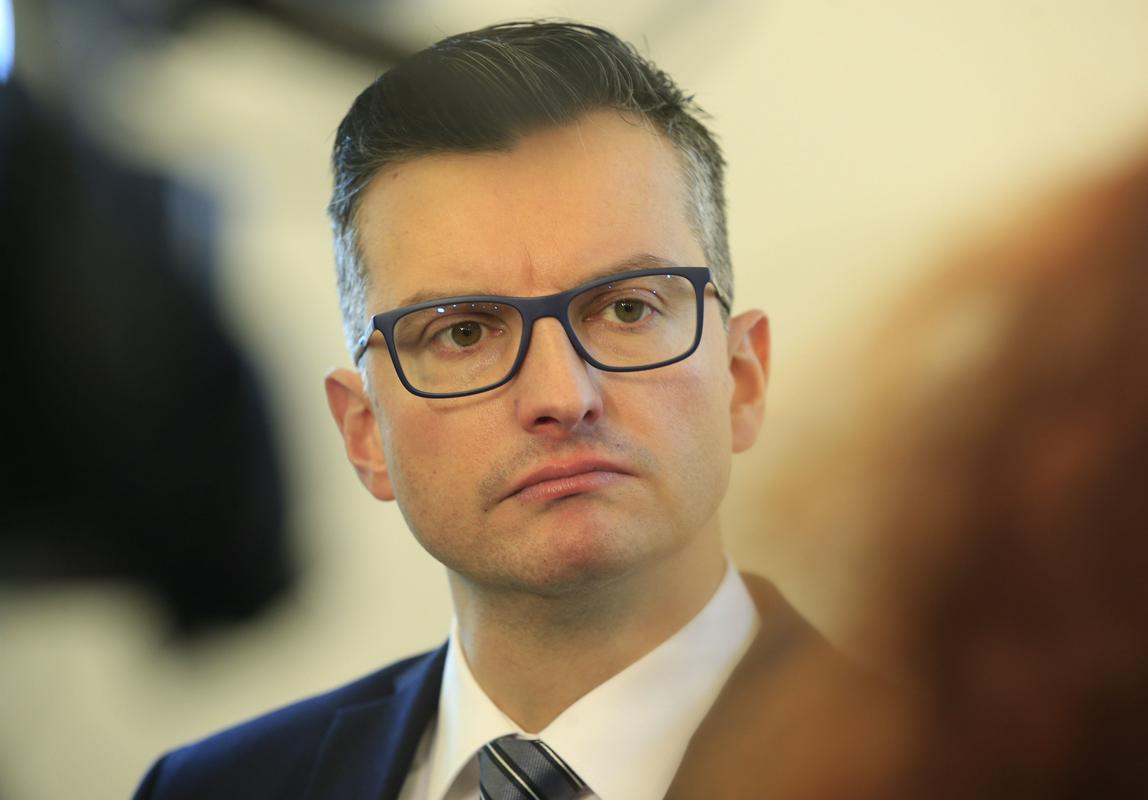 Mateja Tonina bo kot minister za obrambo zamenjal Marjan Šarec. Foto: BoBo