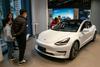 Prodaja: Tesla model3 vrgel rokavico golfu in cliu