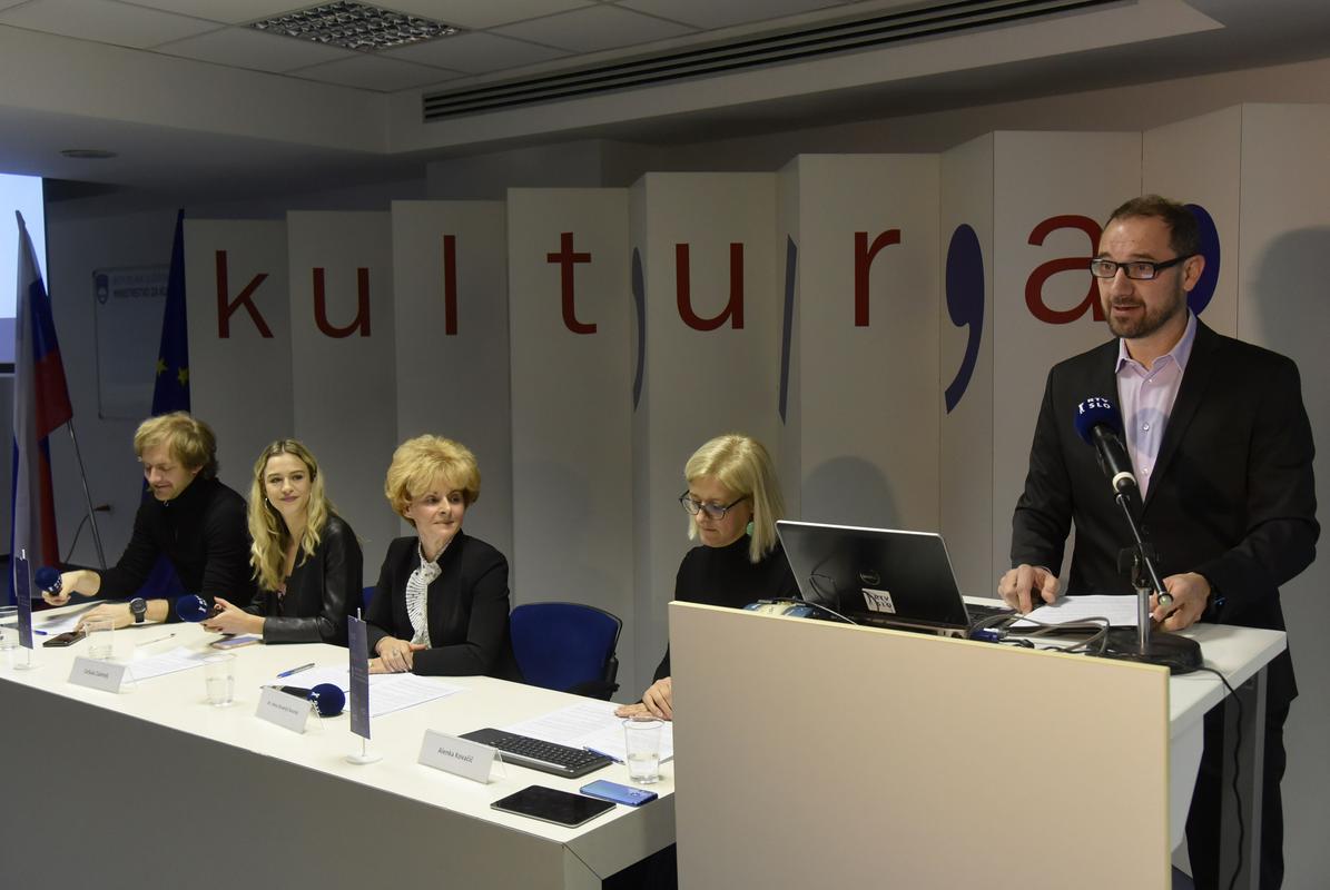 RTV Slovenija je na Ministrstvu za kulturo RS predstavila posodobitev spletne strani za pomoč pri izgovoru posamičnih besed in besednih zvez, poimenovano Govorni pomočnik. Foto: BOBO