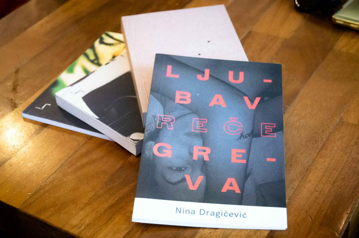 Nina Dragičević je avtorica nekaj esejev in romanov, rada dela tudi kot DJ-ka. Foto: BoBo