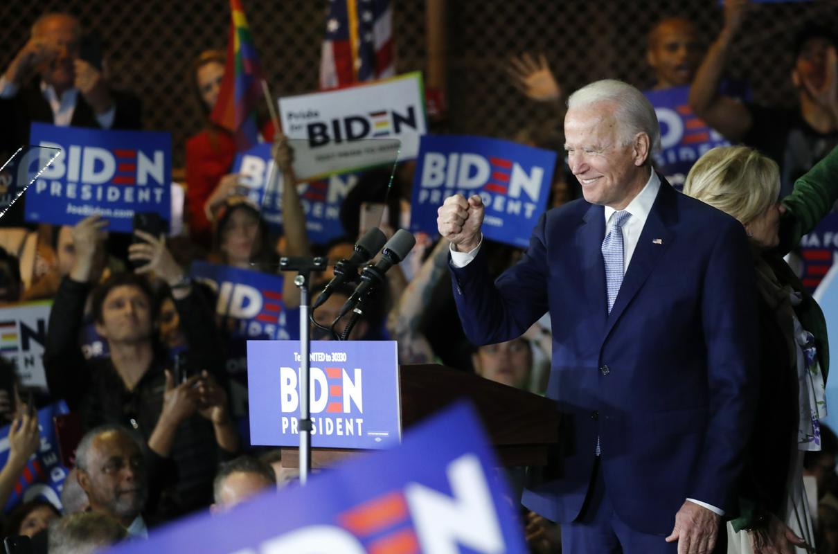 Joe Biden je bil še pred tednom dni v velikem zaostanku, a po sobotni zmagi v Južni Karolini je zdaj dobil še supertorek in prešel v vodstvo v boju za demokratsko predsedniško nominacijo. Foto: Reuters