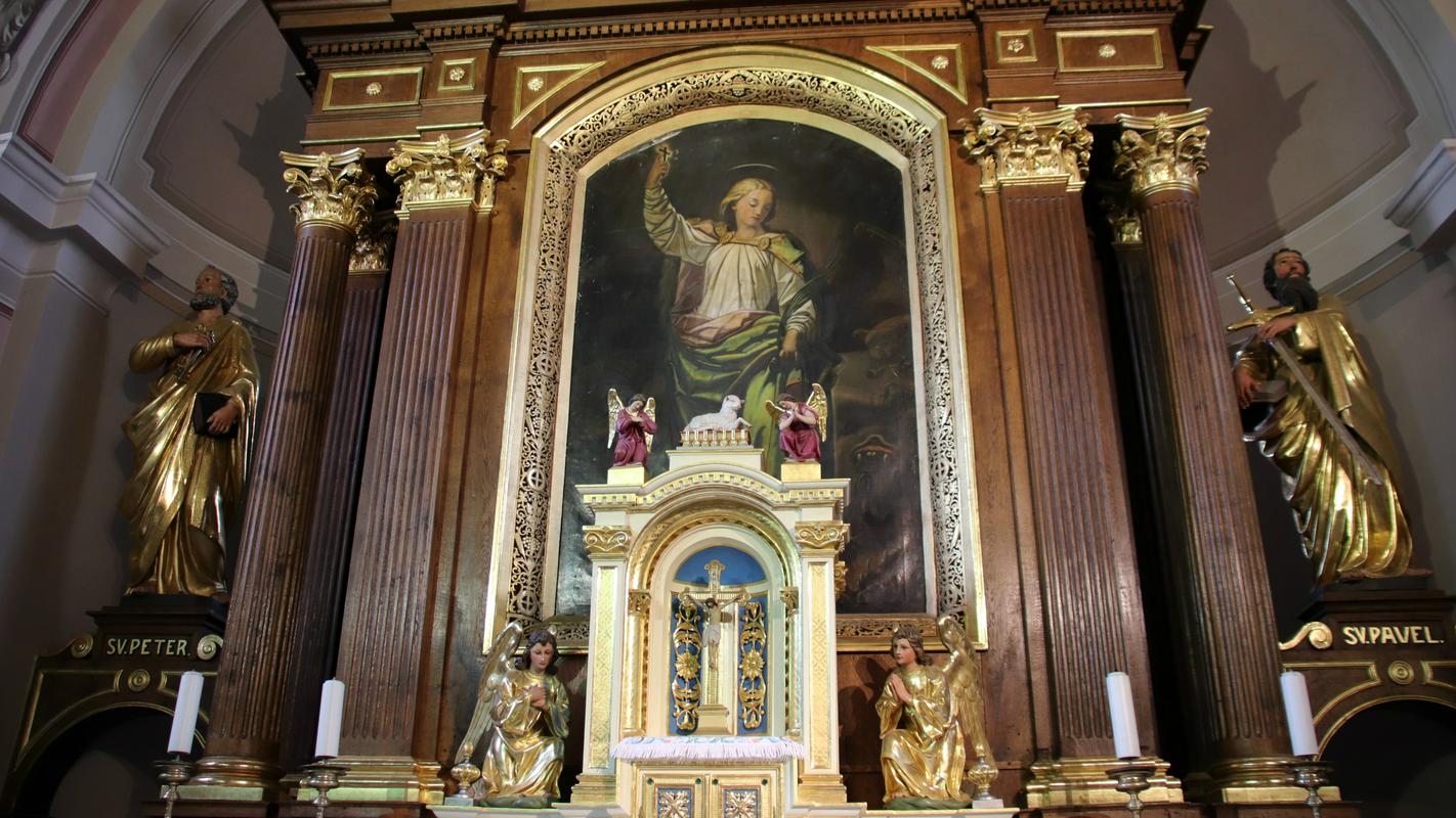 Foto: Anita Kirbiš: Oltarna slika s podobo Svete Marjete v župnijski cerkvi v Pernici, delo Ferdinanda Maliča iz leta 1858