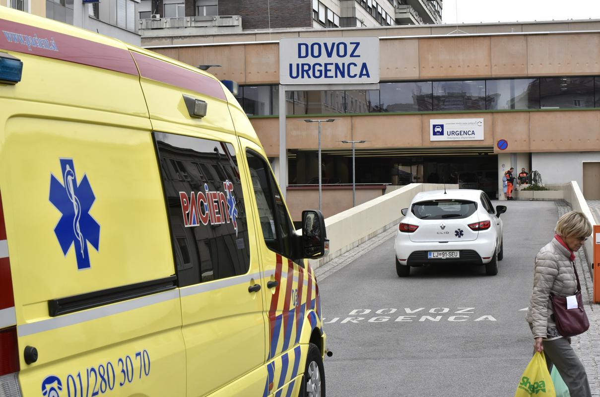 Iz UKC-ja Ljubljana so sporočili, da se je v njihovi ustanovi število zaposlenih, pri katerih so odkrili okužbo z novim koronavirusom, dvignilo na tri. Foto: BoBo