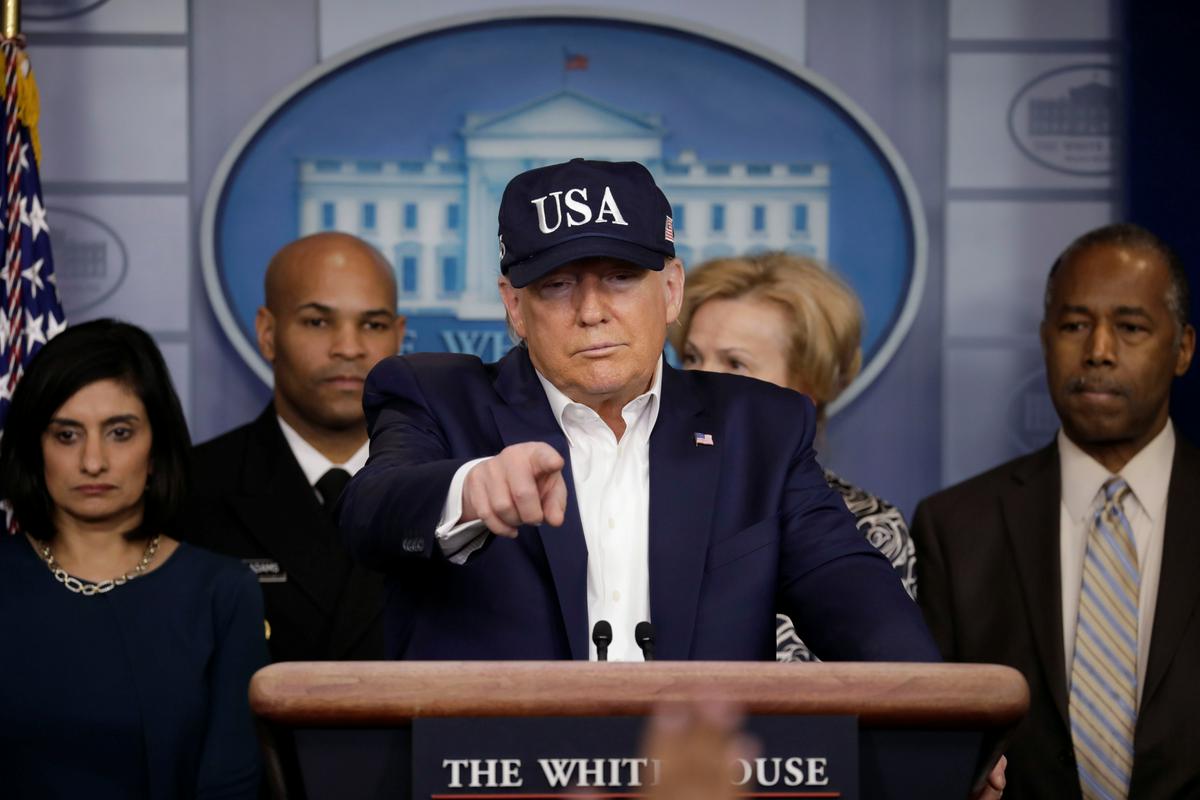 Nekdanji ameriški predsednik Donald Trump je pod drobnogledom oblasti zaradi vdora v Kapitol ob štetju volilnih glasov. Foto: Reuters