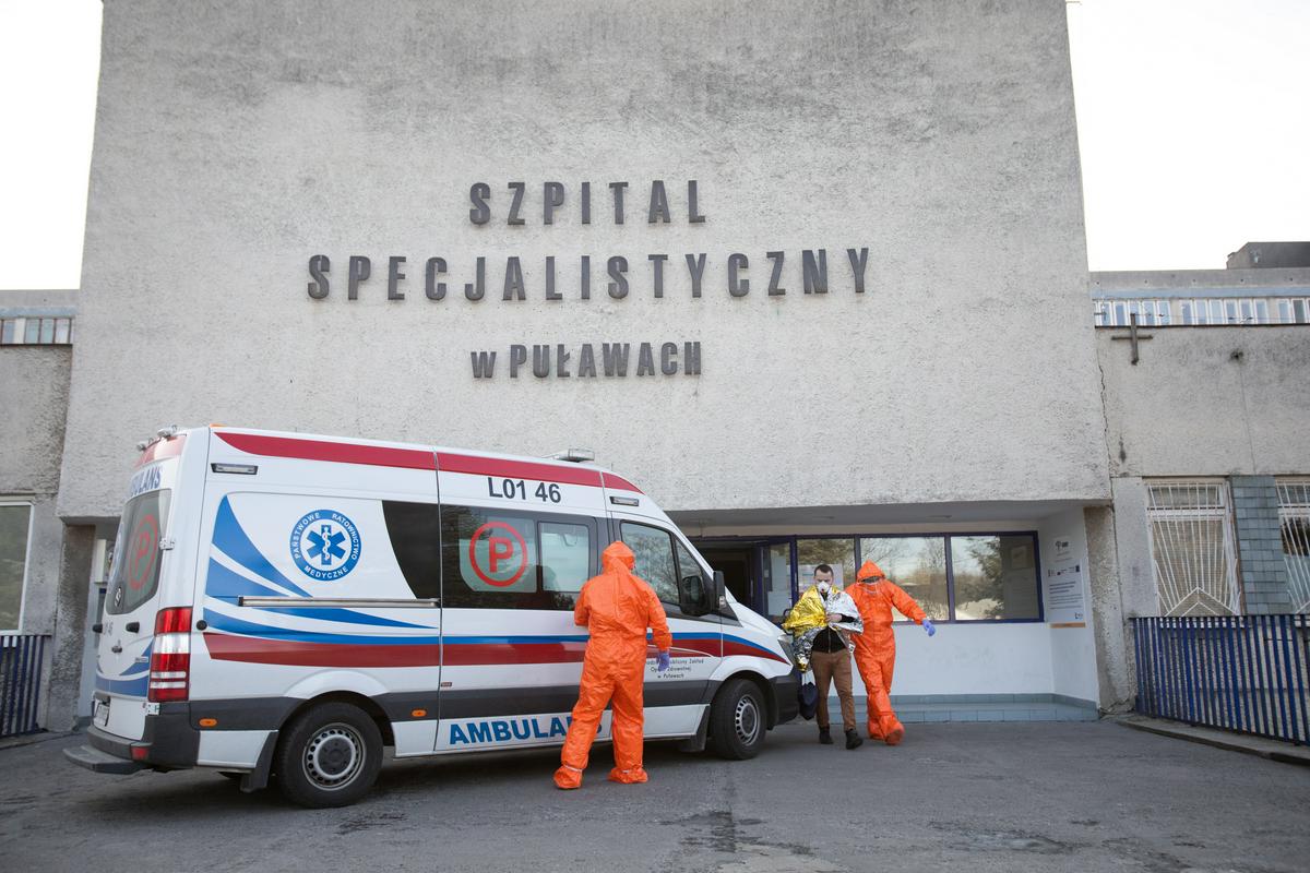 Na Poljskem so potrdili 205 okužb s SARS-CoV-2. Foto: Reuters