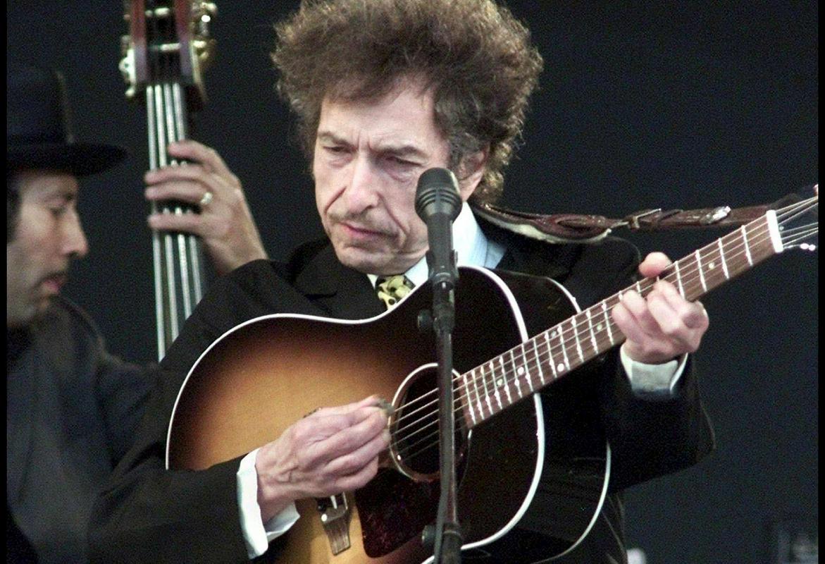 Ob 80. rojstnem dnevu Boba Dylana bo oddaja Literarni nokturno posvečena uvodnim odlomkom iz knjige Zapiski v prevodu Mateja Krajnca in interpretaciji Igorja Samoborja. Foto: EPA