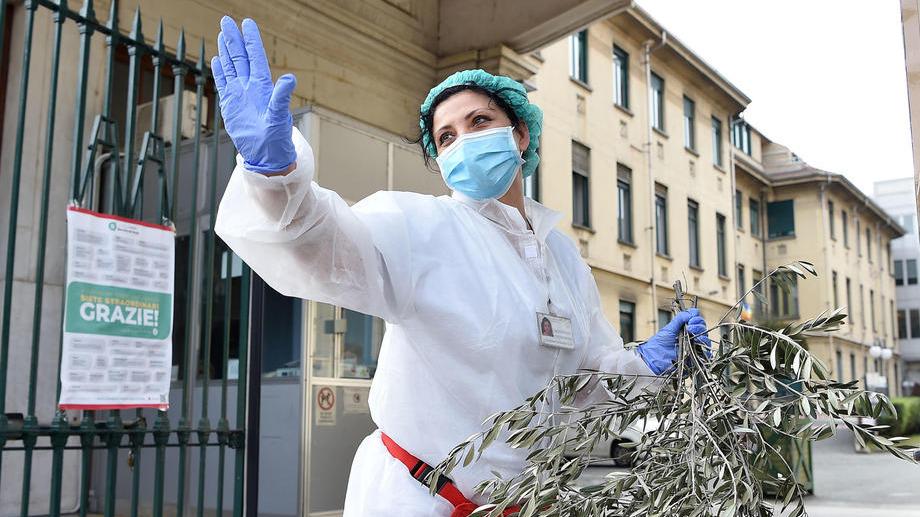Medicinska sestra v Italiji. Foto: EPA
