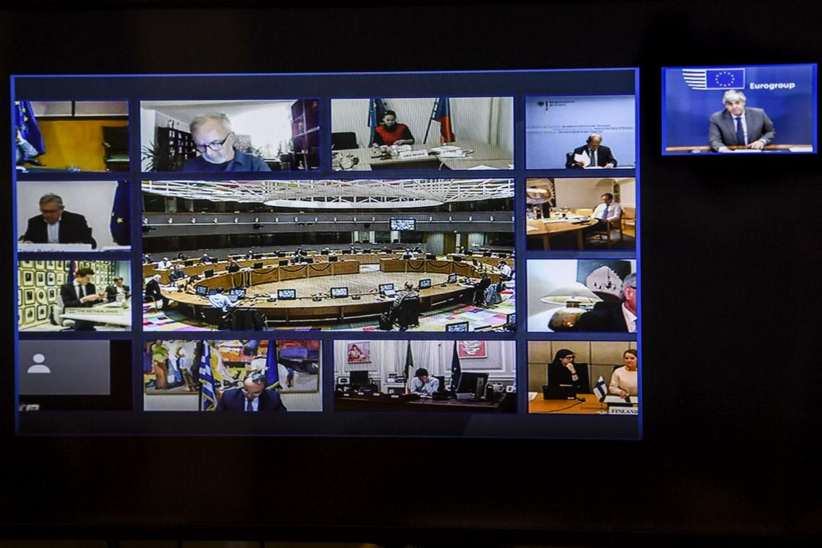 Finančni ministri so že navajeni zasedanj prek videokonferenc. Foto: EPA