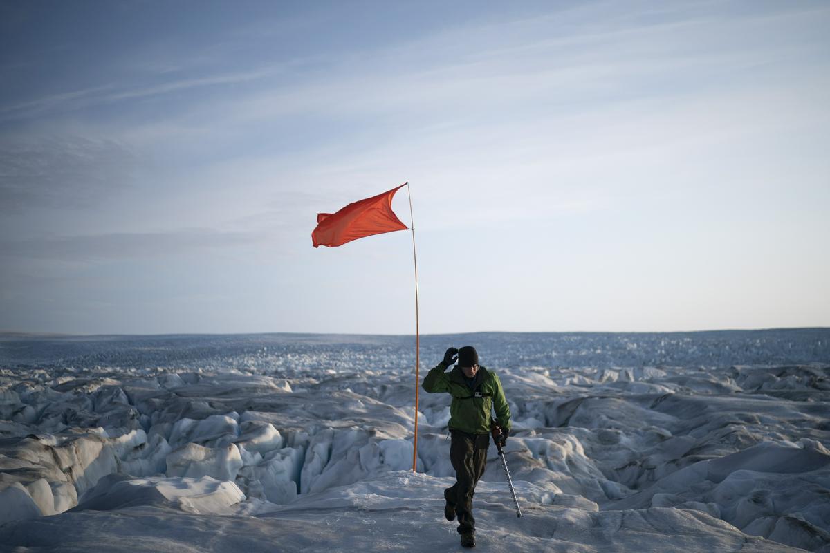 Grenlandija je zadnjih 72 let središče preučevanj ledenih pokrovov, ki predstavljajo največji zalogovnik sladke vode na Zemlji. Foto: AP