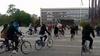 Protestniki s kolesi skozi središče Ljubljane in pred parlament