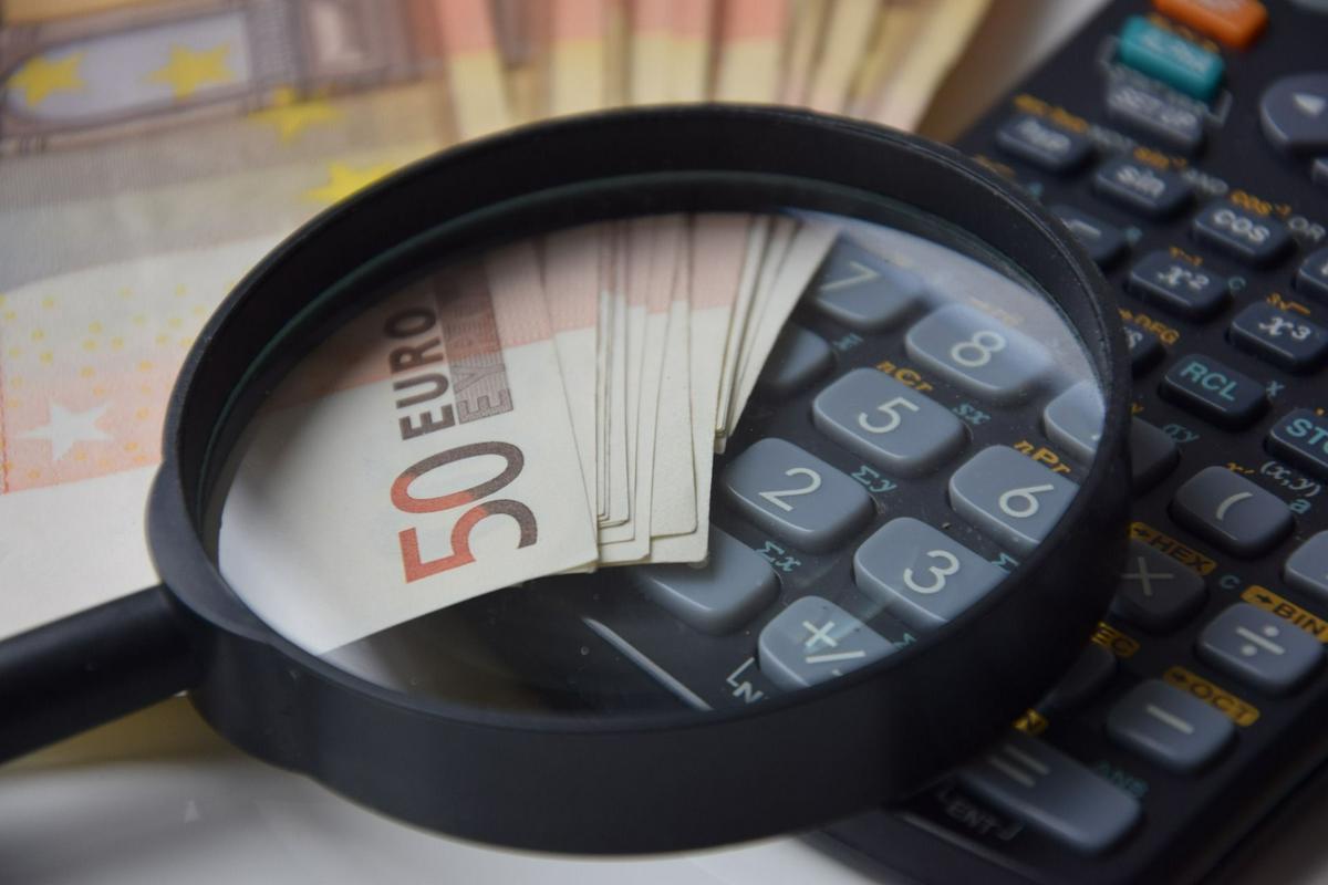 Rast cen življenjskih potrebščin je bila aprila in maja višja kot v predhodnih mesecih in je bila 2,1-odstotna, kar gre po pojasnilih Umarja pripisati letošnji rasti cen naftnih derivatov, rasti cen industrijskih proizvodov slovenskih proizvajalcev in višjim cenam surovin. Foto: Pixabay