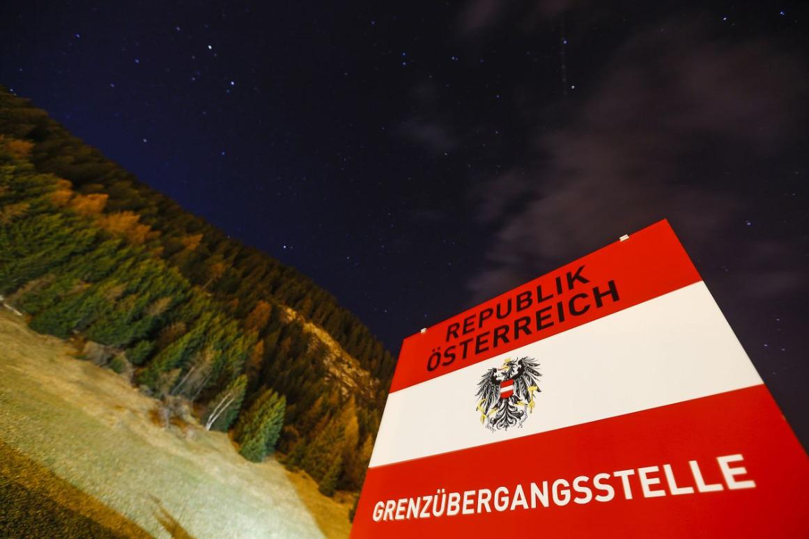 V Italiji in Sloveniji so bili kritični do avstrijske zadržanosti pri odpiranju meja. Foto: Reuters