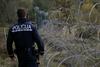 Policisti v poostrenem nadzoru ponoči odkrili 257 migrantov in sedem tihotapcev