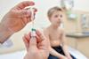 Zaradi covida-19 ustavljena cepljenja ogrožajo 80 milijonov najmlajših