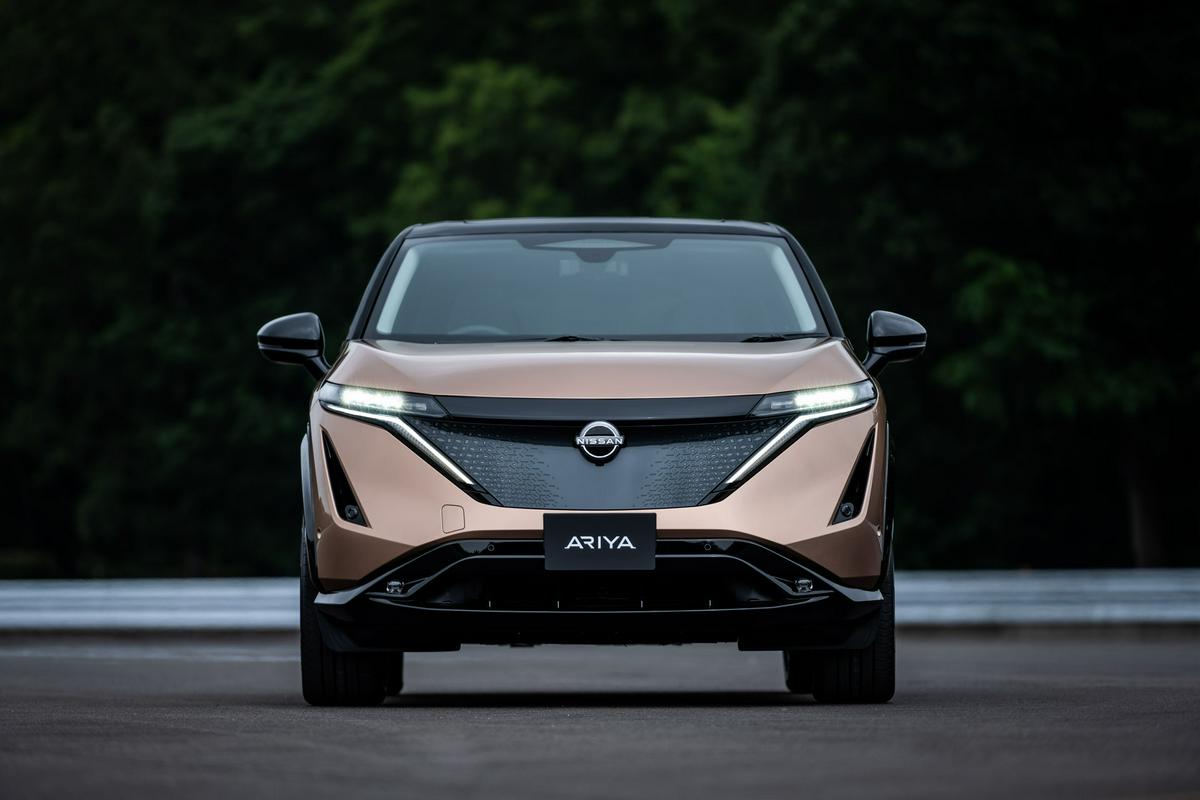 Nissan ariya s sistemom Pro PILOT je še vedno daleč od samovozečega avtomobila. Je pa res, prinaša pomoč, ki bo vsaj nekaterim voznikom pomagala, da vzpostavijo trajnejšo in zaupanja vredno vez med voznikom in napredno tehnologijo. Foto: Nissan