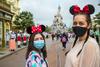 Maske in razdalja, a Disneyland po štirih mesecih vendarle odpira vrata