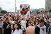 Na ulicah Minska znova več deset tisoč ljudi proti Lukašenku