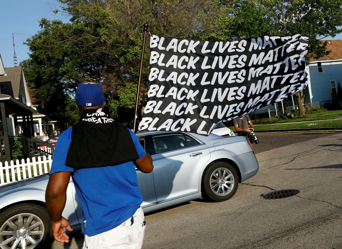 V ZDA že več mesecev potekajo protesti proti policijskemu nasilju nad temnopoltimi, ki so izbruhnili po več primerih hude policijske brutalnosti. Foto: Reuters