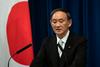 Jošihide Suga potrjen za novega japonskega premierja