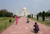 Po šestih mesecih prag Tadž Mahala znova prestopili turisti