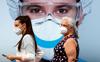 Število okužb po Evropi blizu rekordnemu, protesti v Londonu in Marseillu