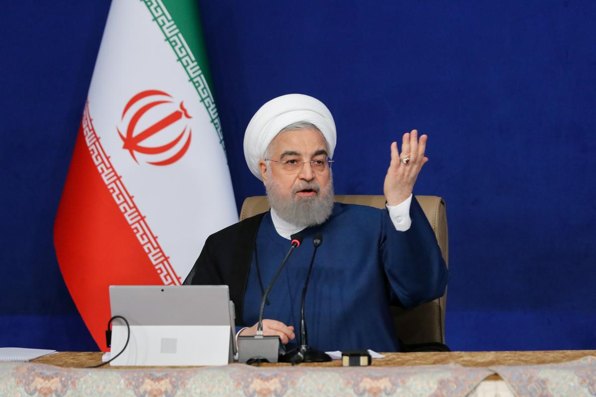 Iranski predsednik Hasan Rohani je zavrnil kakršnekoli spremembe mednarodnega iranskega jedrskega sporazuma, tudi njegovo širitev in vključitev drugih držav iz regije. Foto: EPA