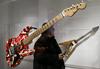 Na dražbi Van Halenovih kitar iztržili 422 tisoč dolarjev