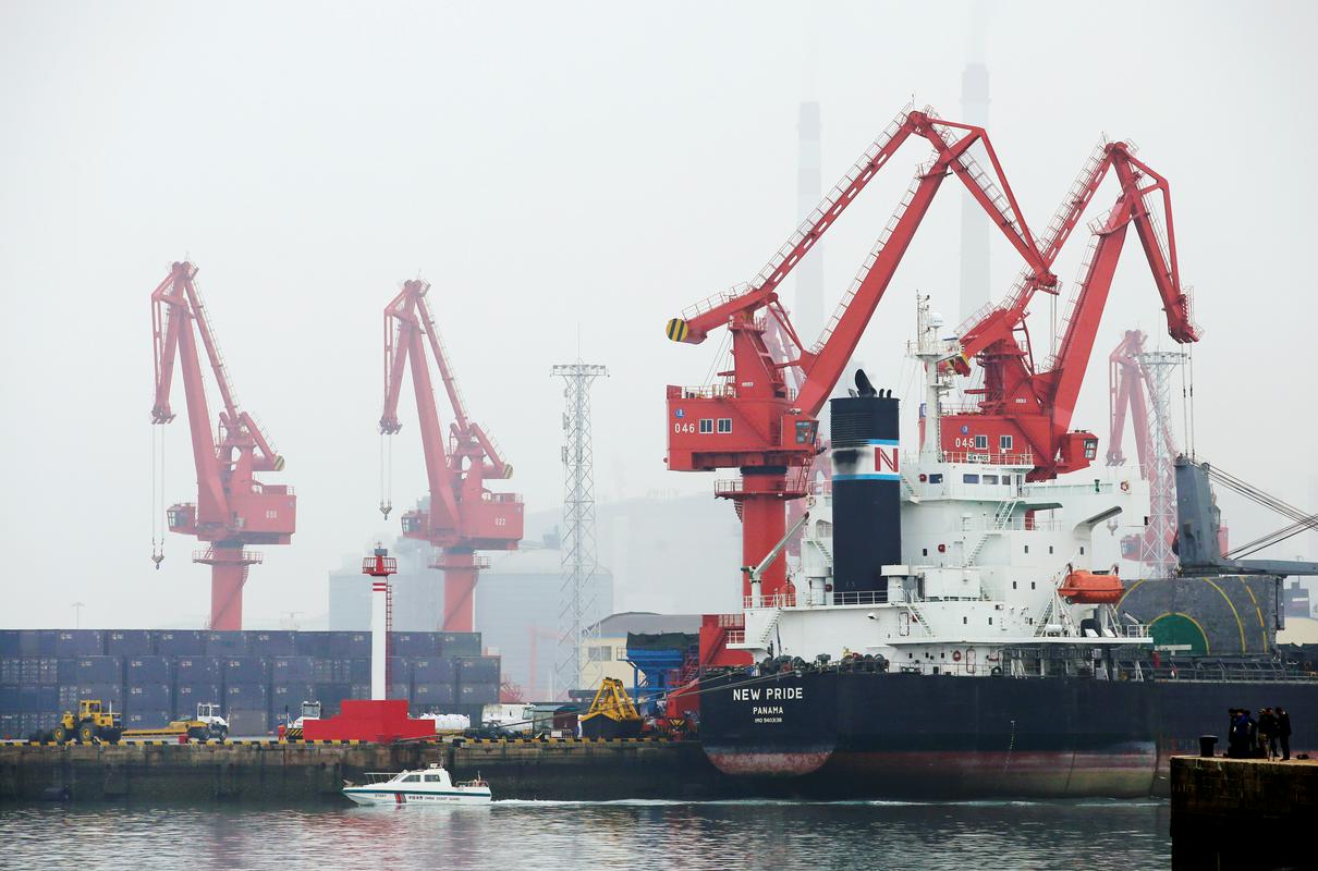 Čingdao je veliko pristanišče ob vzhodni kitajski obali. Foto: Reuters