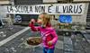 V Italiji protesti proti zapiranju šol, sever Grčije v delno karanteno