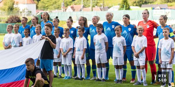 Footballeurs slovènes en Ligue des Nations contre la République tchèque, la Bosnie-Herzégovine et la Biélorussie
