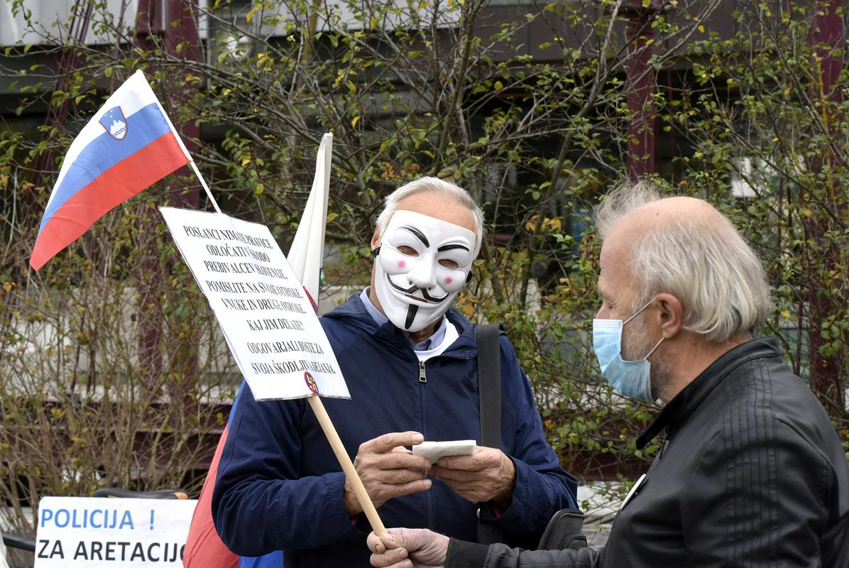 Protest je napovedal Anonymous Slovenija. Foto: BoBo