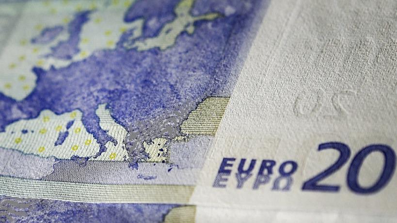 Na Združenju bank Slovenije menijo, da ni nič narobe, če banke negativnih obrestnih mer ne upoštevajo. ZPS napovedal tožbe proti vsem slovenskim bankam. Foto: Reuters