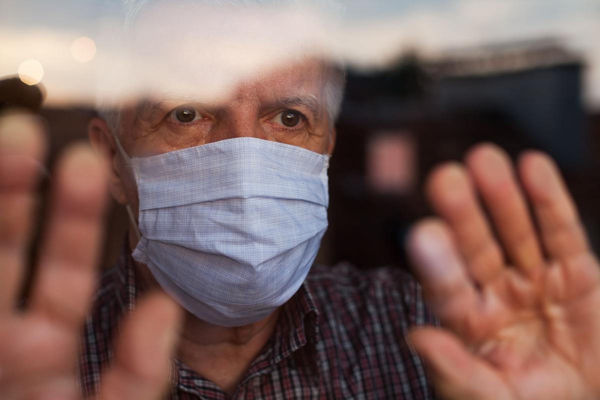 V zadnjem tednu se je število okužb v DSO-jih znova povečalo. Med stanovalci je bilo skupno potrjenih 47 okužb, med zaposlenimi pa 26. Foto: Shutterstock