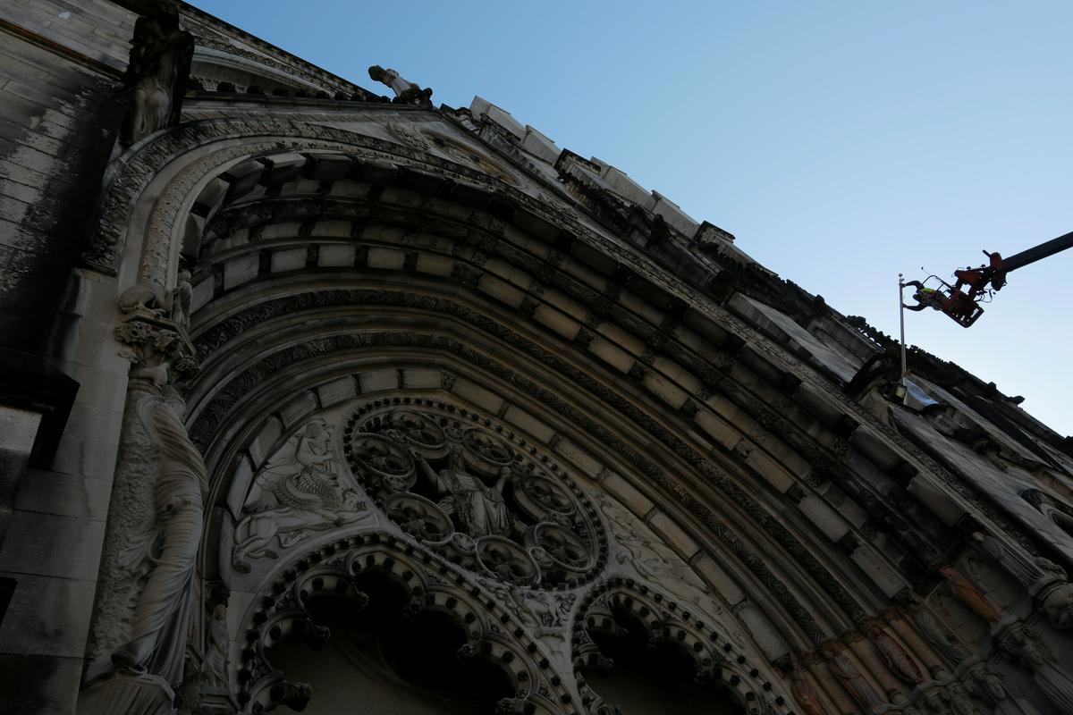 Večina sodnikov vrhovnega sodišča ZDA se je strinjala, da so se verske organizacije spoprijemale  z ostrejšimi omejitvami kot druge. Na fotografiji katedrala sv. Janeza na Manhattanu. Foto: Reuters