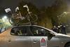 Protestniki tokrat s koles v avtomobile; policisti popisali 86 ljudi in našteli kršitve