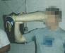 Ogorčenje zaradi fotografije avstralskega vojaka, ki pije iz nožne proteze talibana