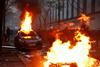 Francoski protestniki opozarjajo na policijsko nasilje, v Parizu več incidentov