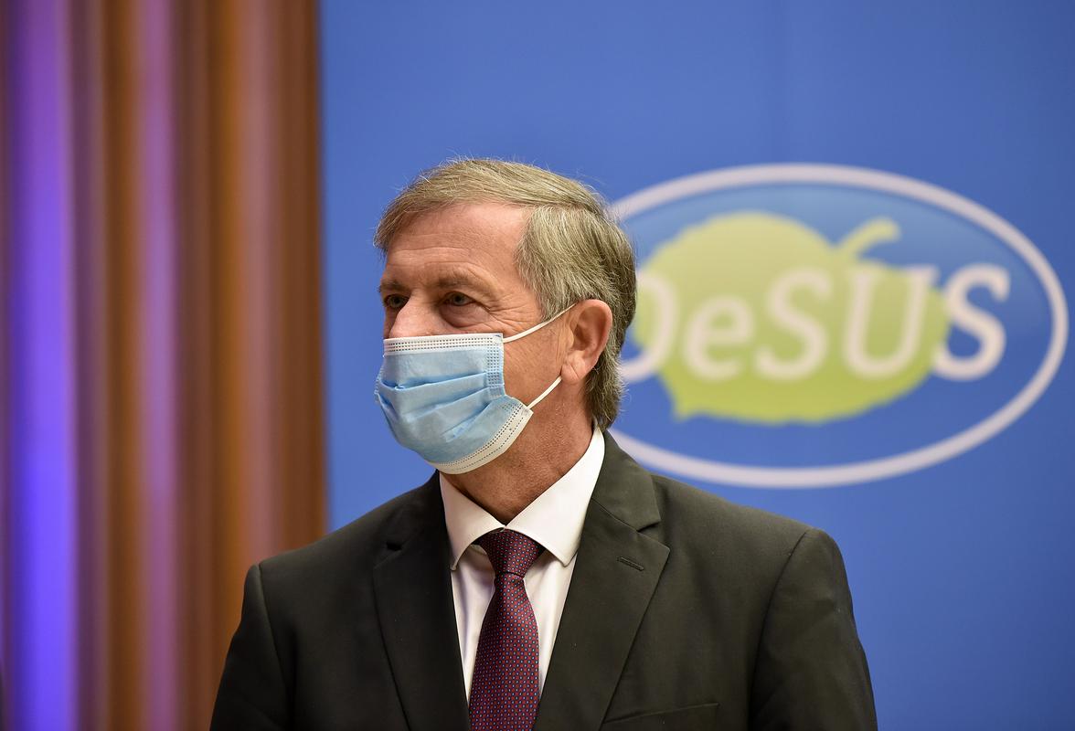 Stari novi predsednik DeSUS-a Karl Erjavec. Foto: BoBo/Žiga Živulović ml.