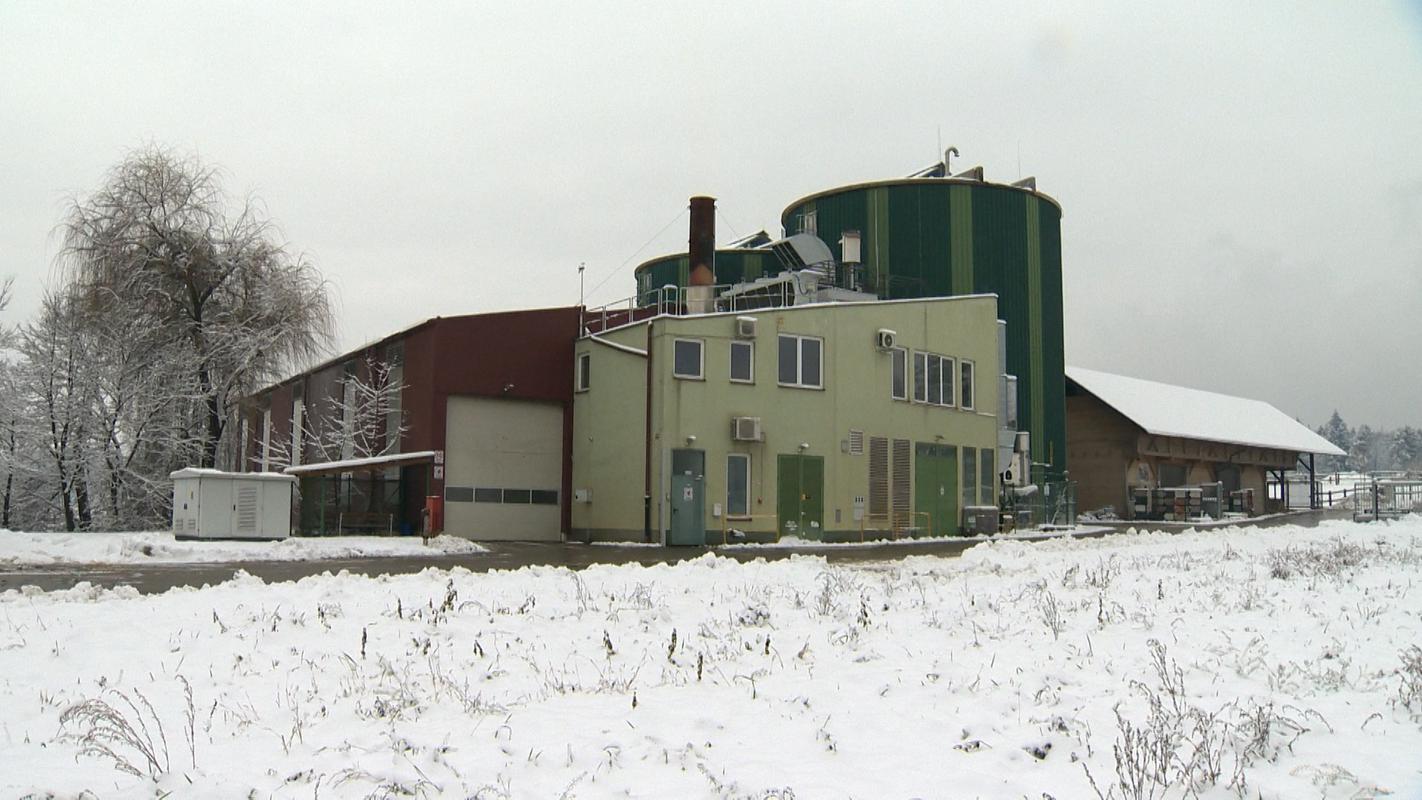 Občani Črnomlja za smrad krivijo bioplinsko elektrarno na Lokvah in digestat oziroma gnojevko kot njen stranski produkt, Foto: TV Slovenija