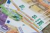 Državni proračun ob polovici leta s 413 milijoni evrov primanjkljaja
