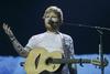Ed Sheeran je oboževalcem december polepšal z novo balado