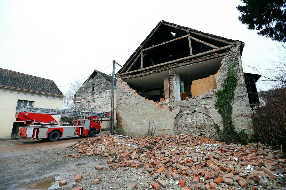 Glina je bila v potresu konec decembra precej poškodovana. Foto: Reuters