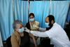 Rusija testira mešanico cepiv; Palestinci izključeni iz izraelskega programa hitrega cepljenja