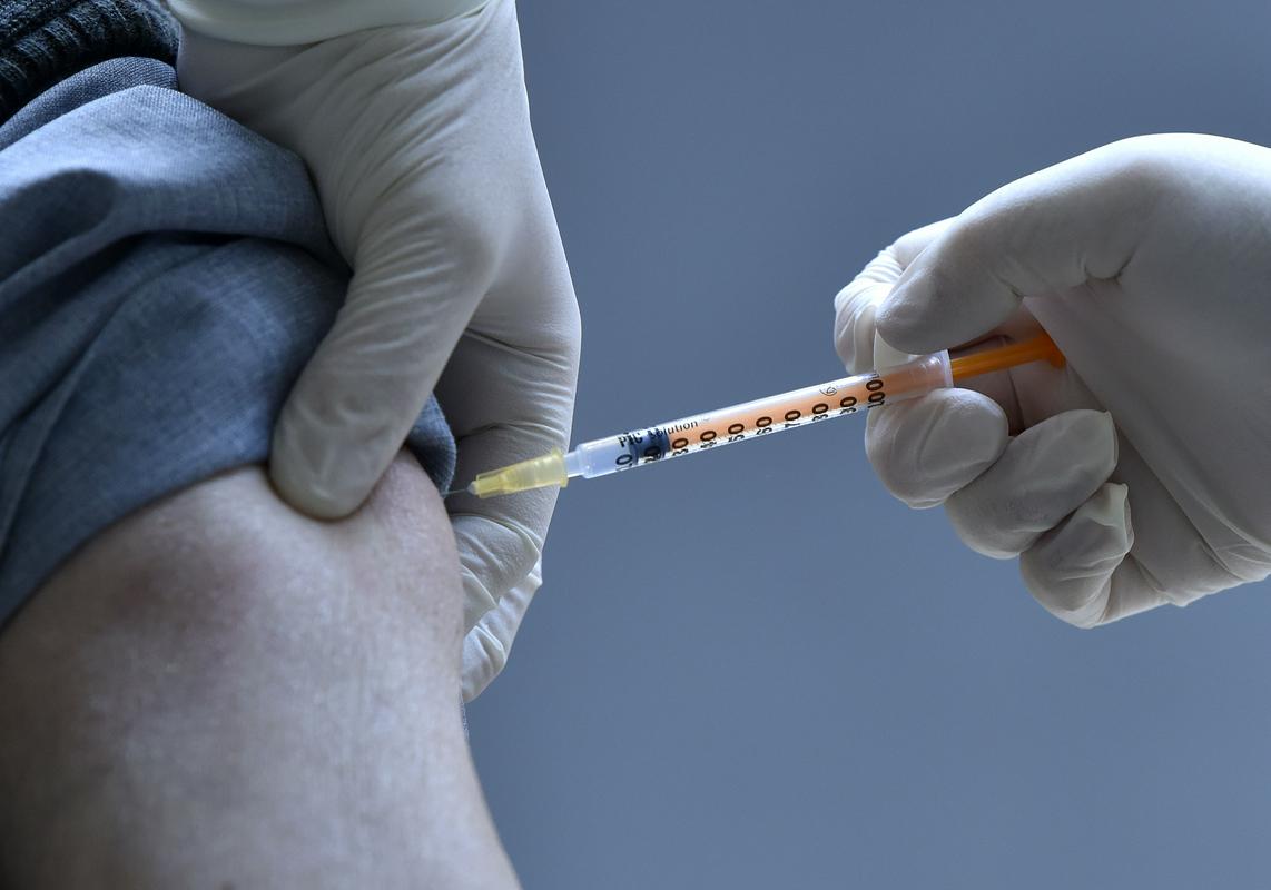 V Fidesu so prepričani, da je cepljenje etična in moralna dolžnost zdravnikov. Foto: BoBo/Žiga Živulović ml.