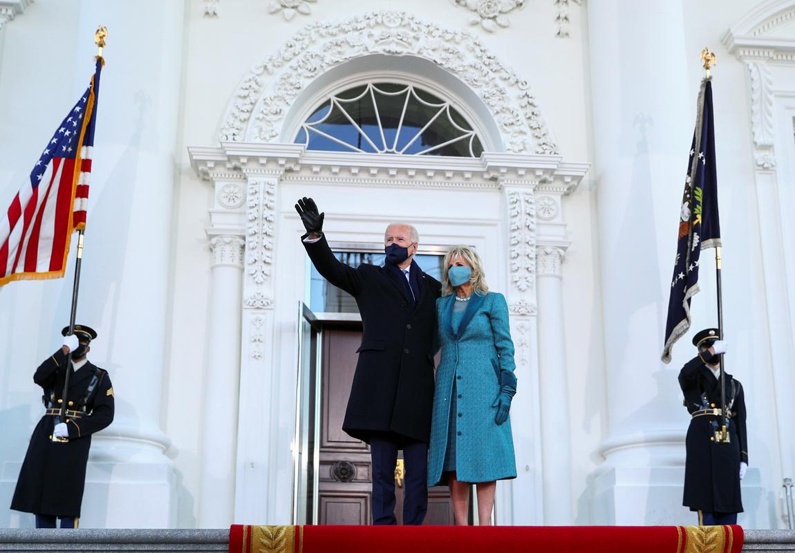 Pred Belo hišo prvič kot prvi par ZDA. Foto: Reuters