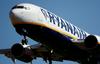 Prizemljena Ryanairova letala delajo rekordno izgubo