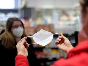 Ljudi skrbi, da epidemije ne bo še tako kmalu konec