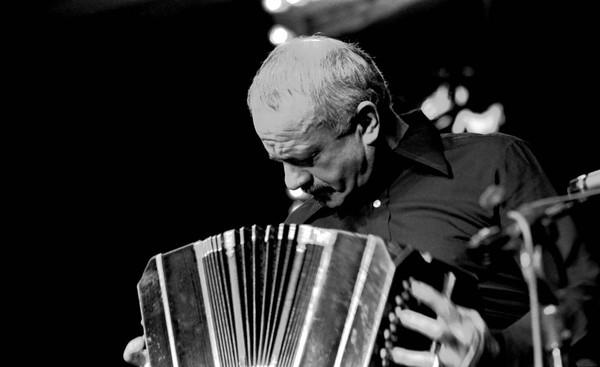 Astor Pantaleon Piazzolla (11. marec 1921–4. julij 1992). Foto: Discogs
