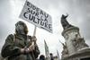 Francoske kulturne ustanove vse glasneje zahtevajo odprtje